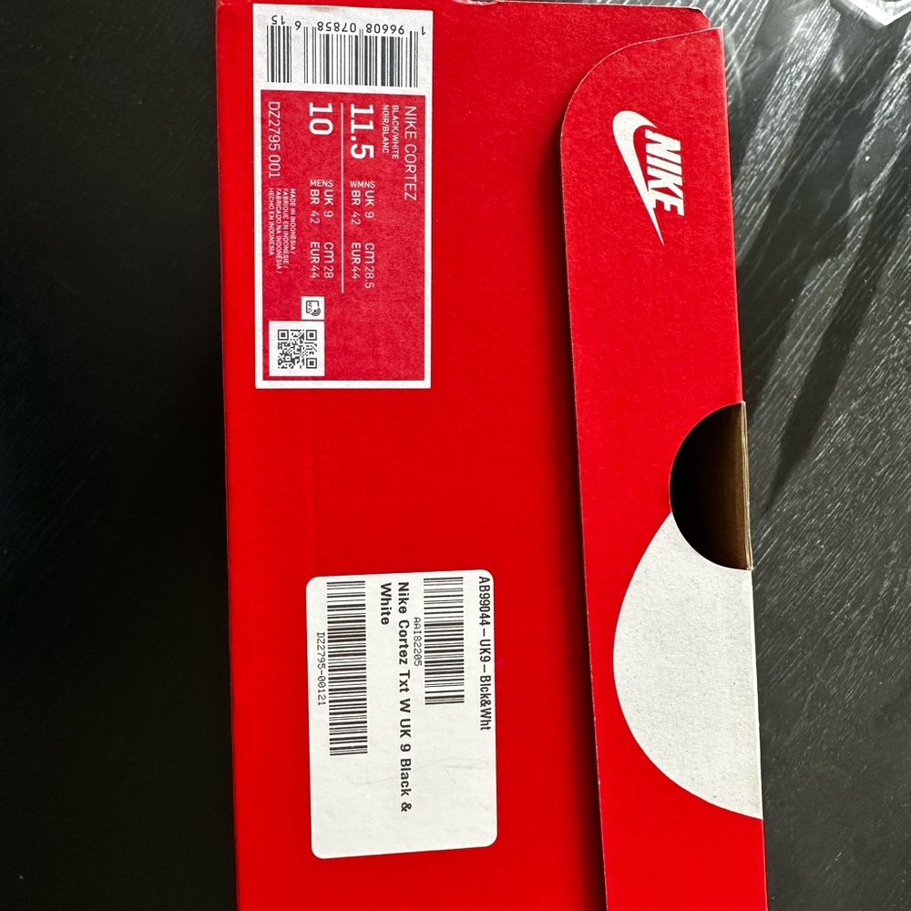 Nike Cortez - Picture 3 of 3